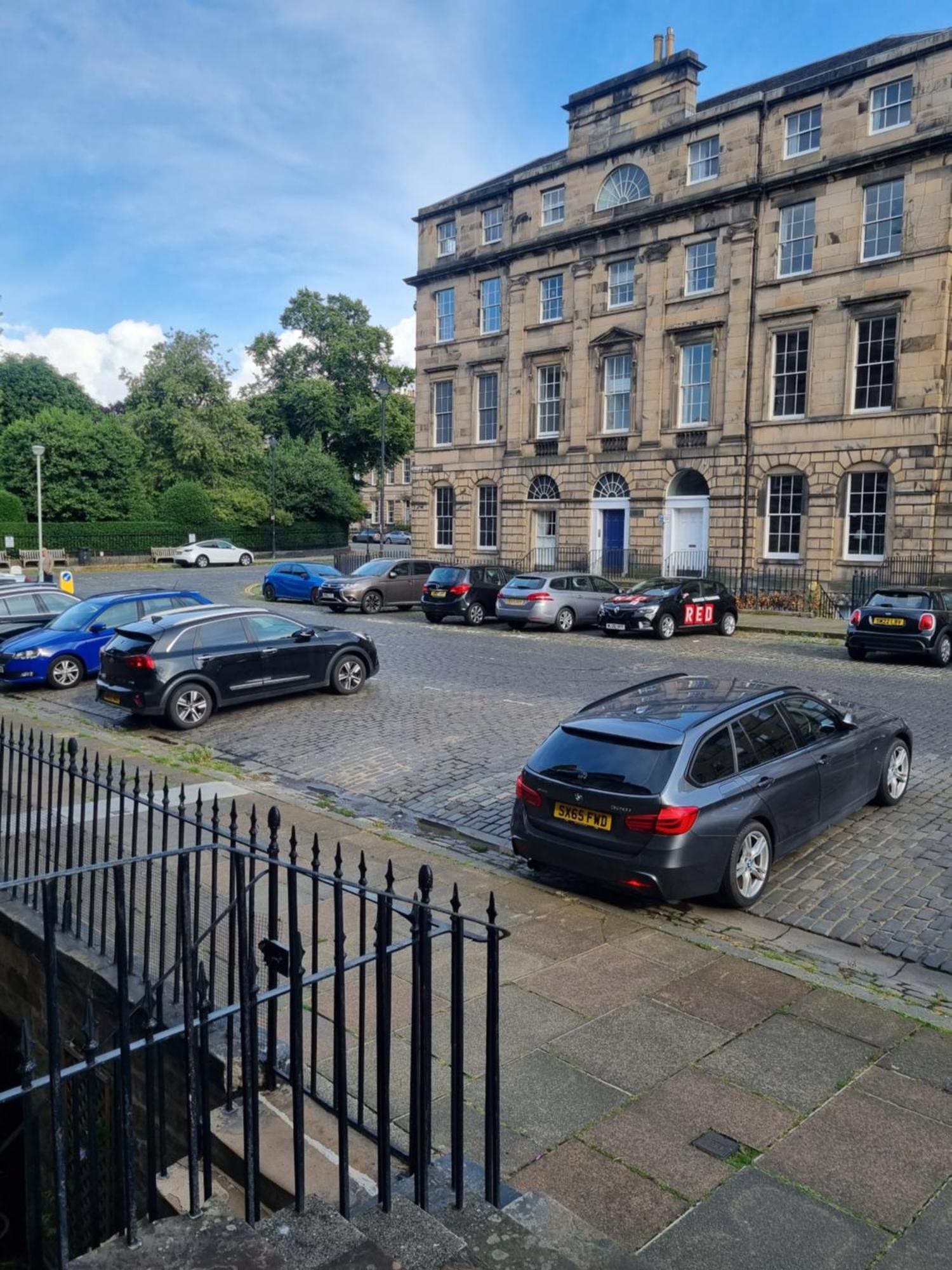 3 Double-Bed Georgian Apartment In Prime Location Edinburgh Eksteriør bilde