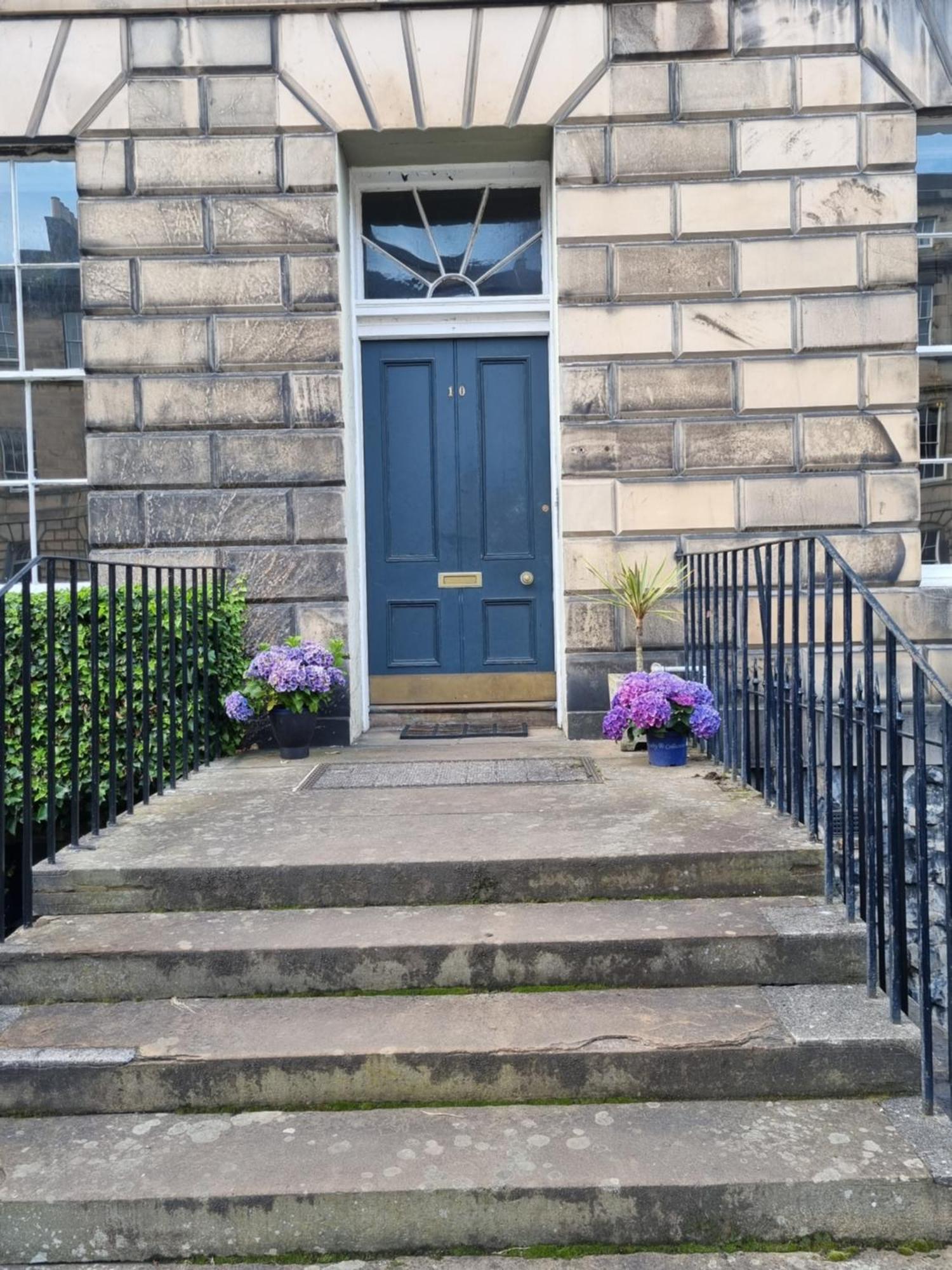 3 Double-Bed Georgian Apartment In Prime Location Edinburgh Eksteriør bilde